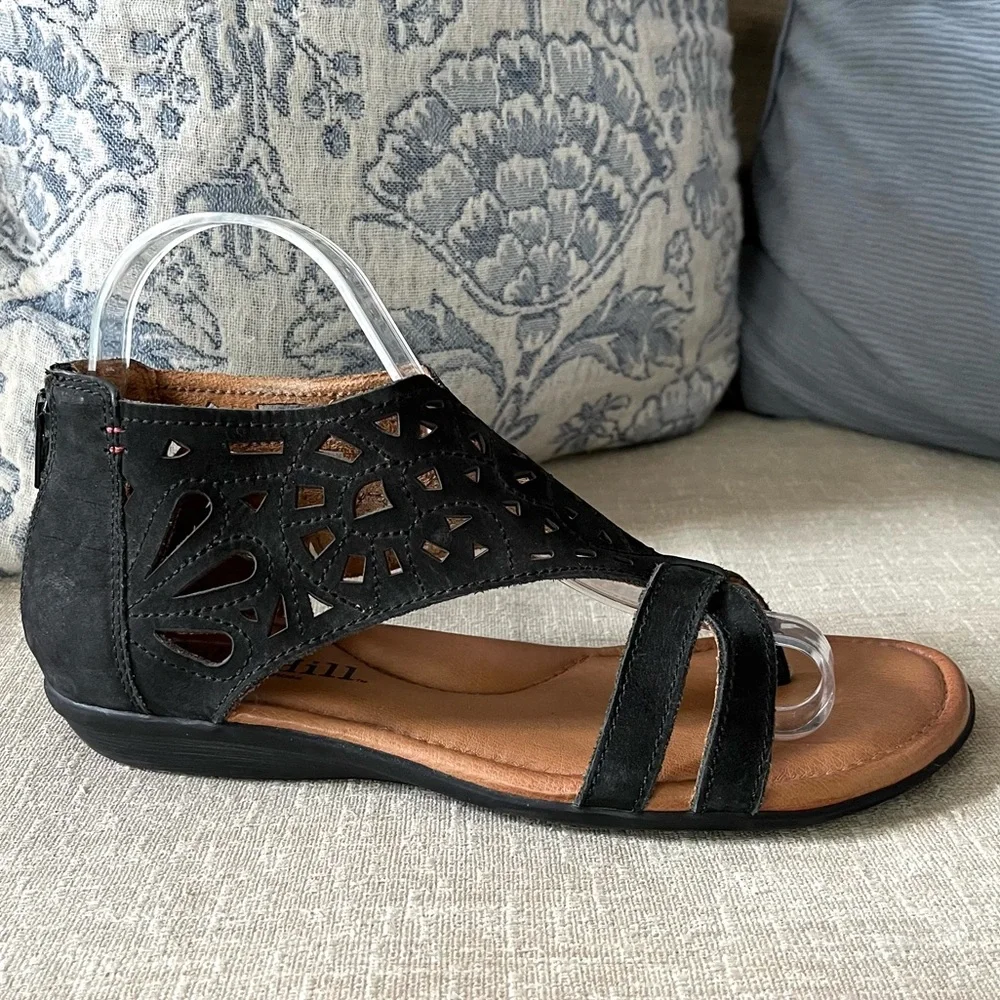 Cobb Hill Black and Tan Sandals Gladiator Sandals